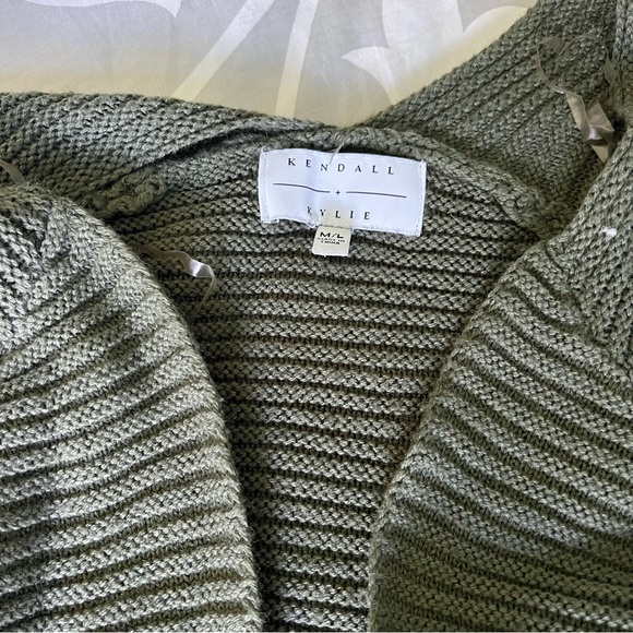 Kendall and Kylie Green Cardigan - Picture 3 of 5